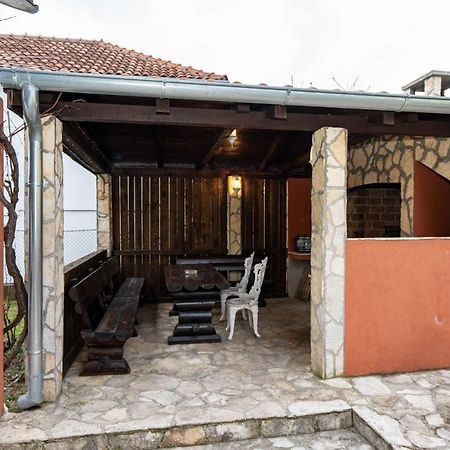 Apartman Jozic Knin Exterior photo
